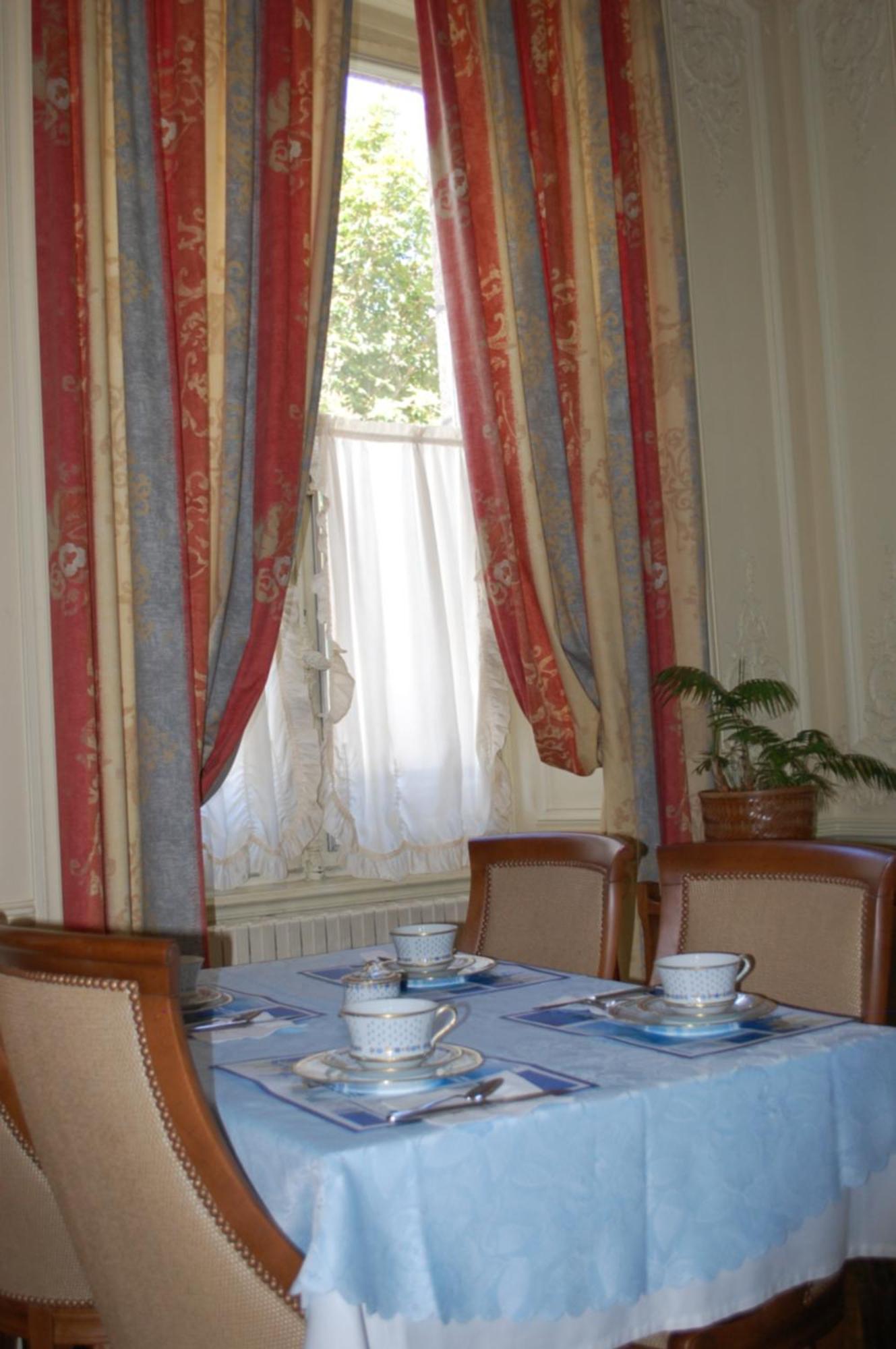 Logis Hotel L'europe Pontivy Extérieur photo
